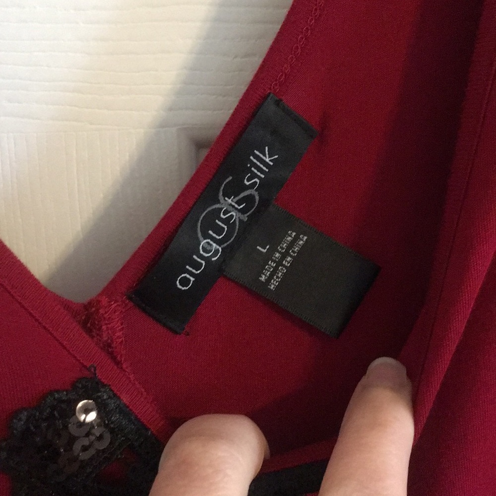 August‎ Silk Top. EUC. - Picture 4 of 4